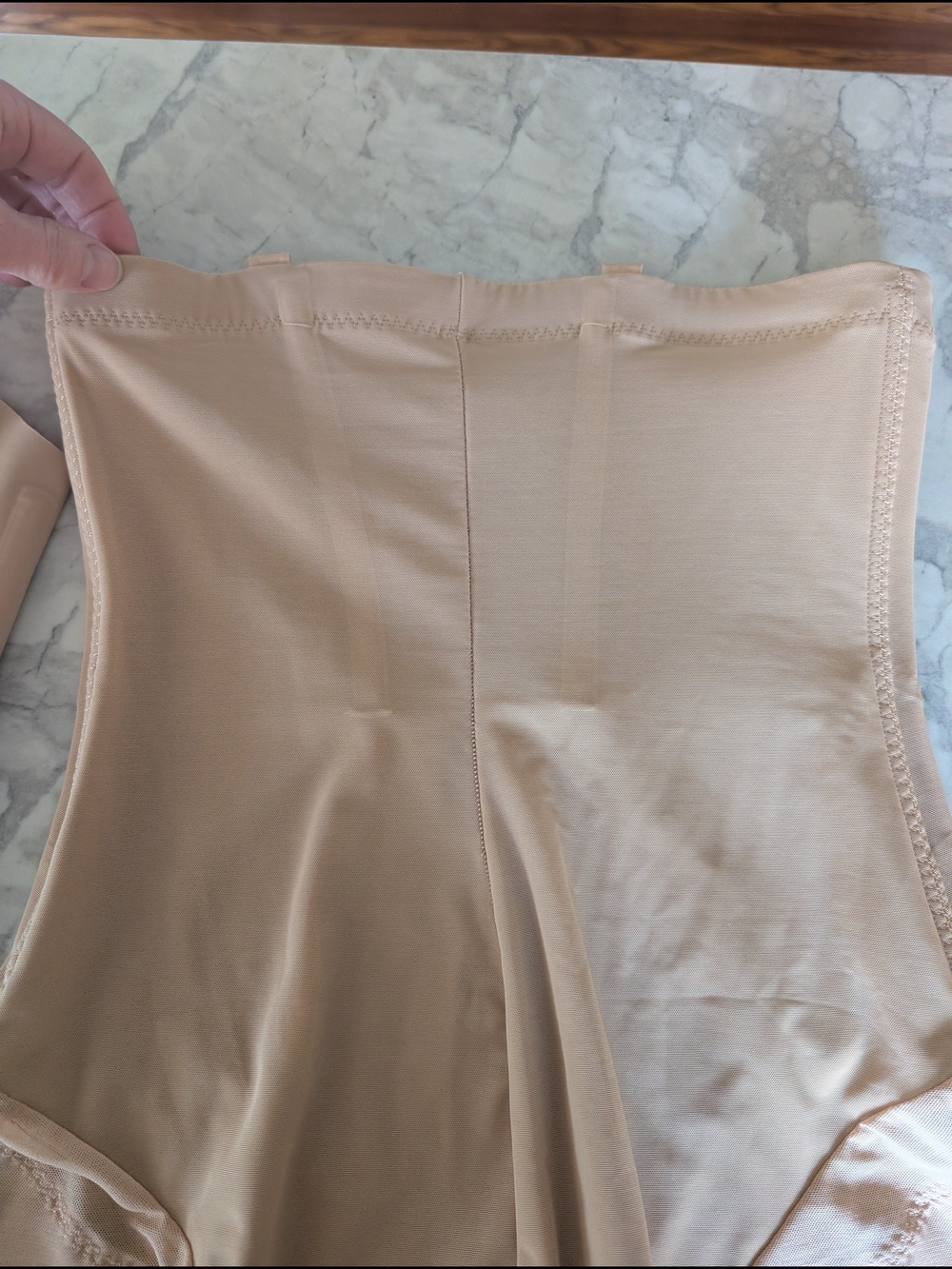 Honeylove Nude Starter Pack — CrossOver Bra, SuperPower Short & Cami Bodysuit - Picture 6 of 12